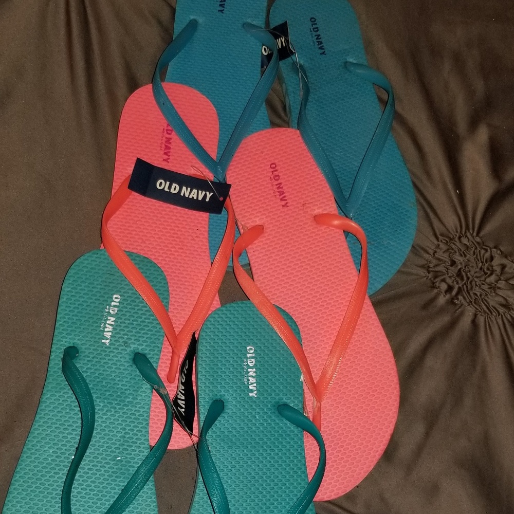 Old navy flip flop bundle of 3